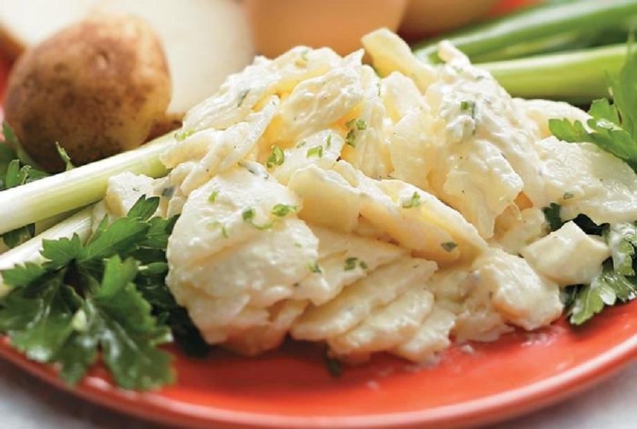 Gramma Mayonnaise Potato Salad - Per Pound