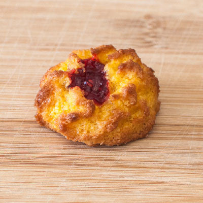Vanilla Macaroon Star - Per Pound